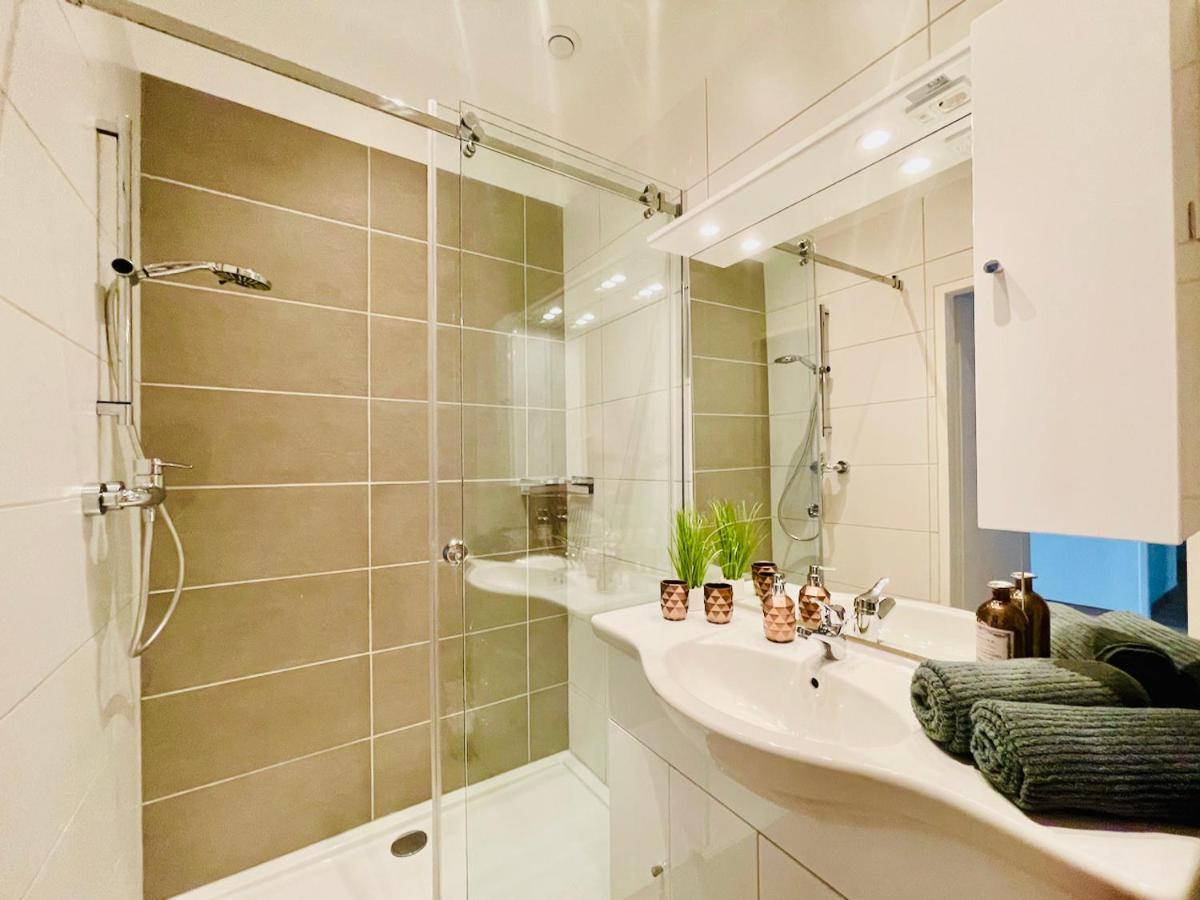 Colorful & Quiet Apartment In Beautiful Viennese Building Zewnętrze zdjęcie