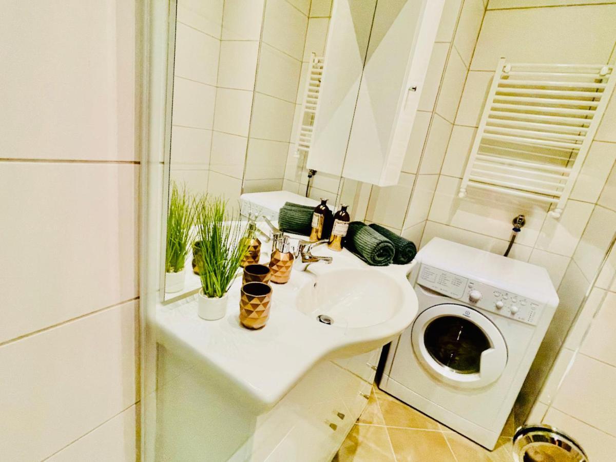 Colorful & Quiet Apartment In Beautiful Viennese Building Zewnętrze zdjęcie