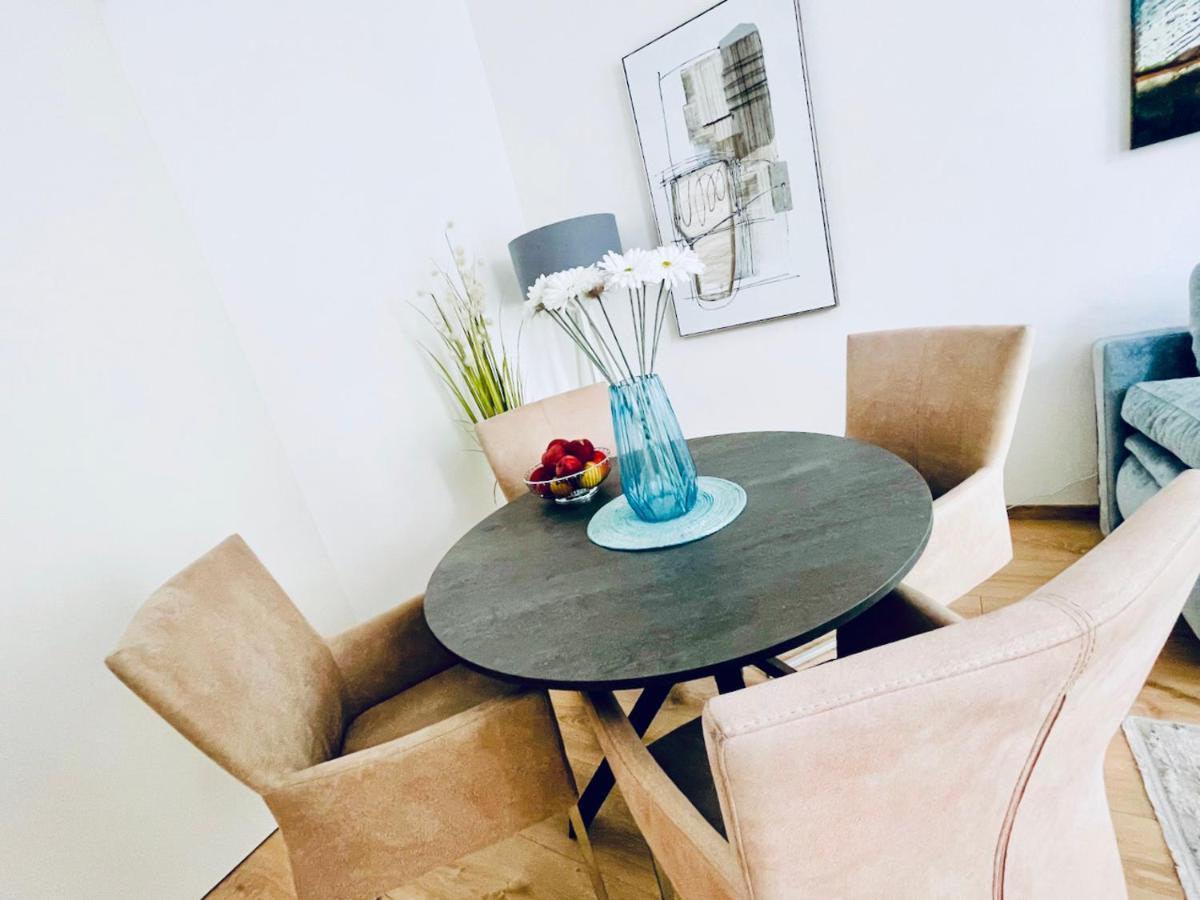 Colorful & Quiet Apartment In Beautiful Viennese Building Zewnętrze zdjęcie